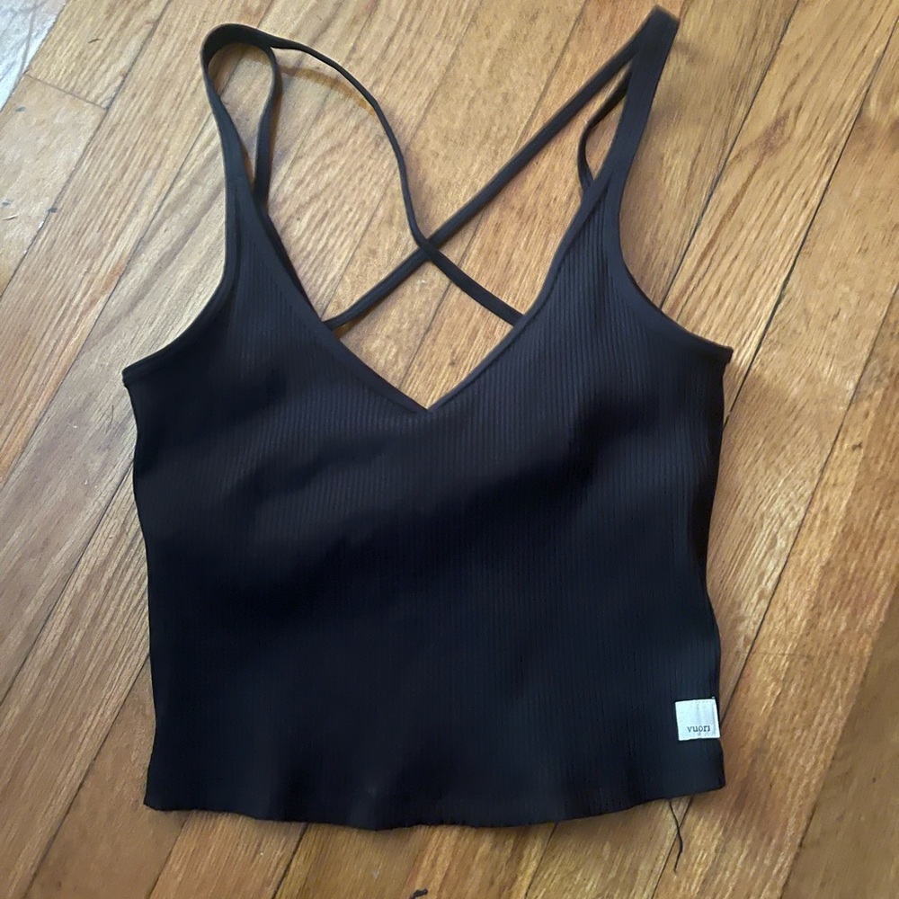 Vuori ribbed criss cross back cropped top M